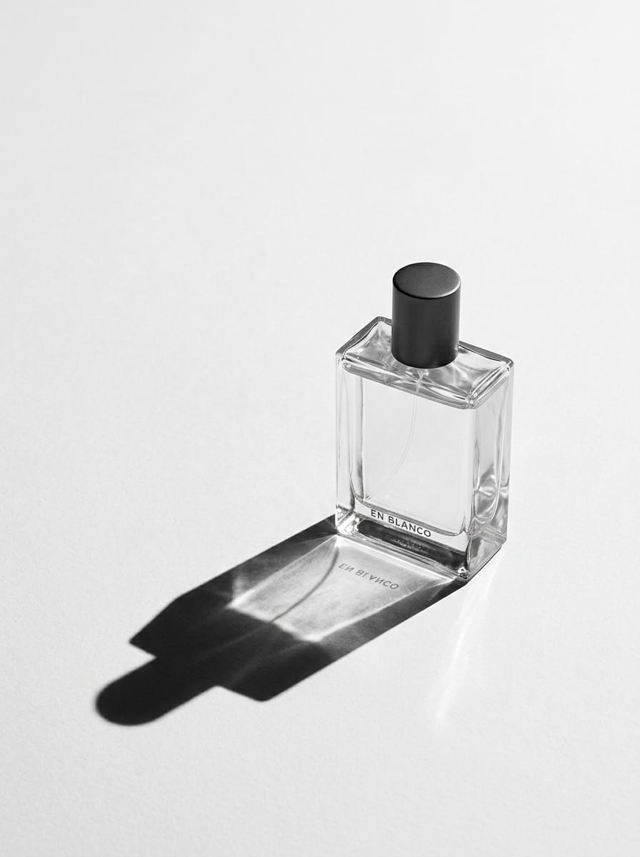 En Blanco — bodegón de producto